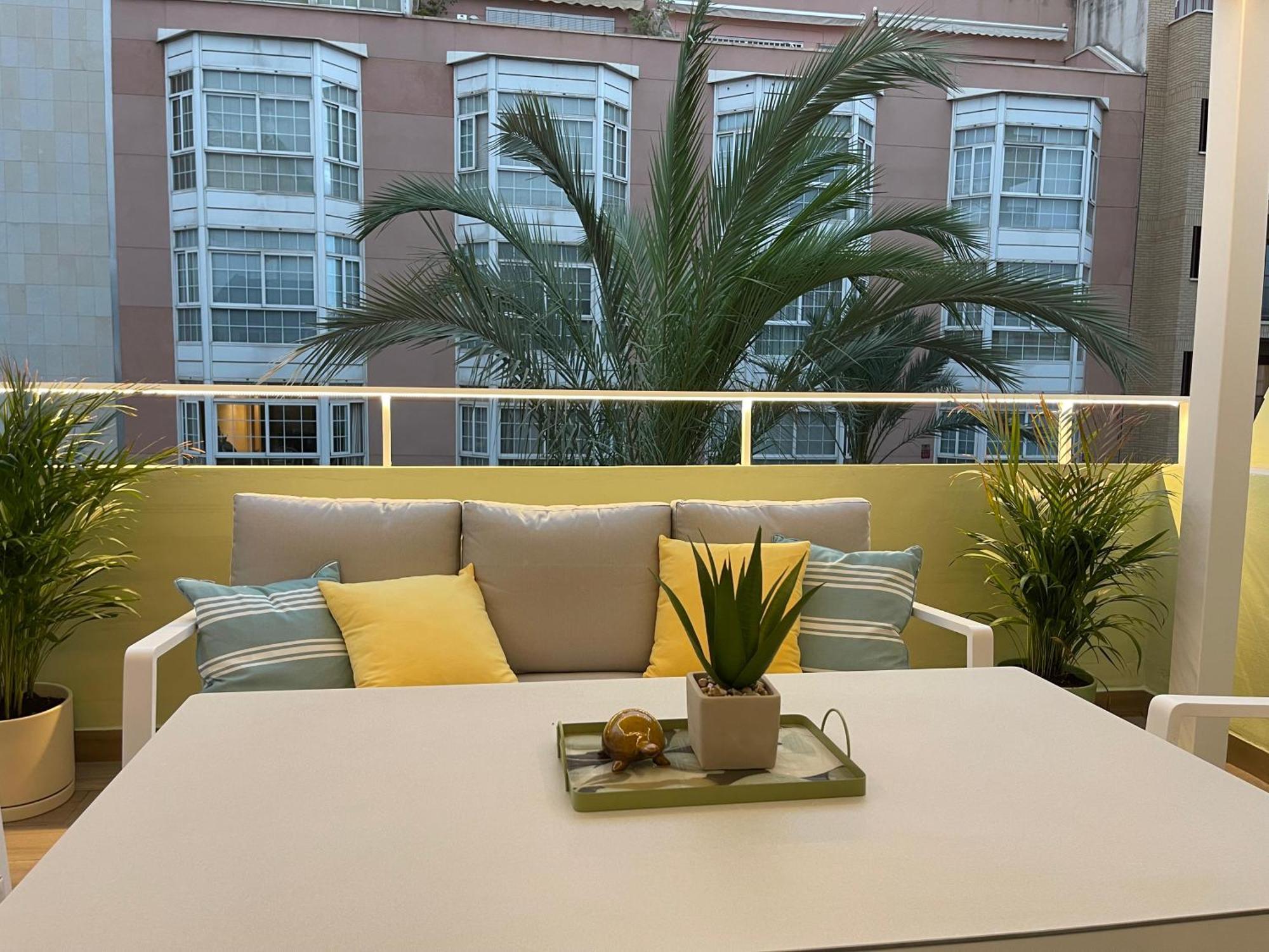Gran Atico Con Terraza En El Centro De Alicante Exterior foto