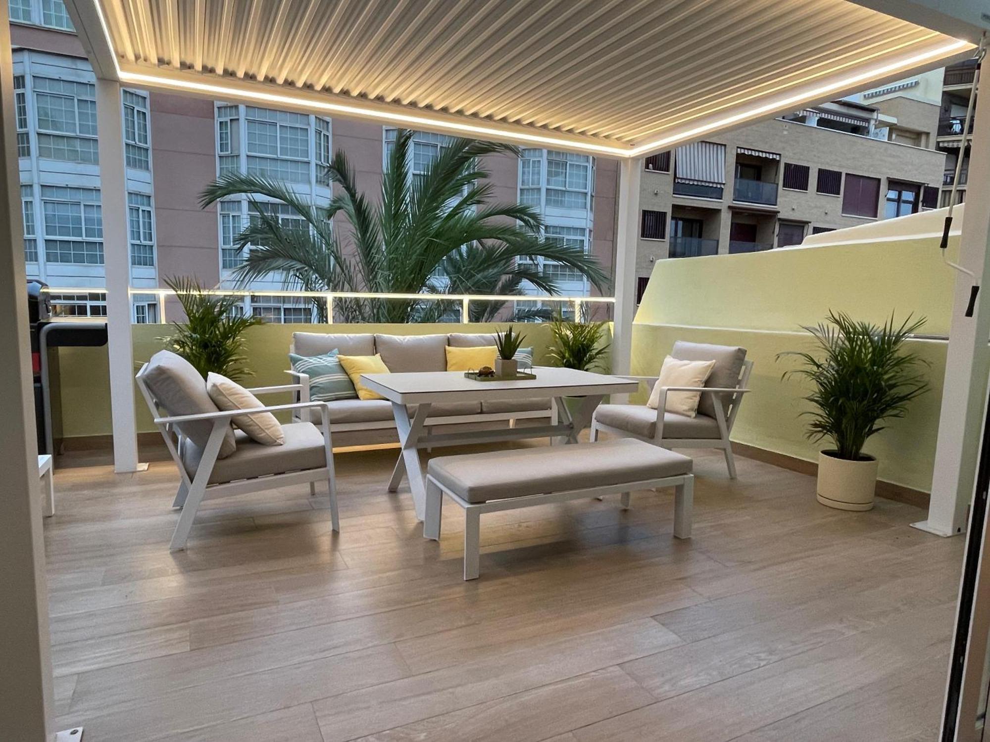 Gran Atico Con Terraza En El Centro De Alicante Exterior foto