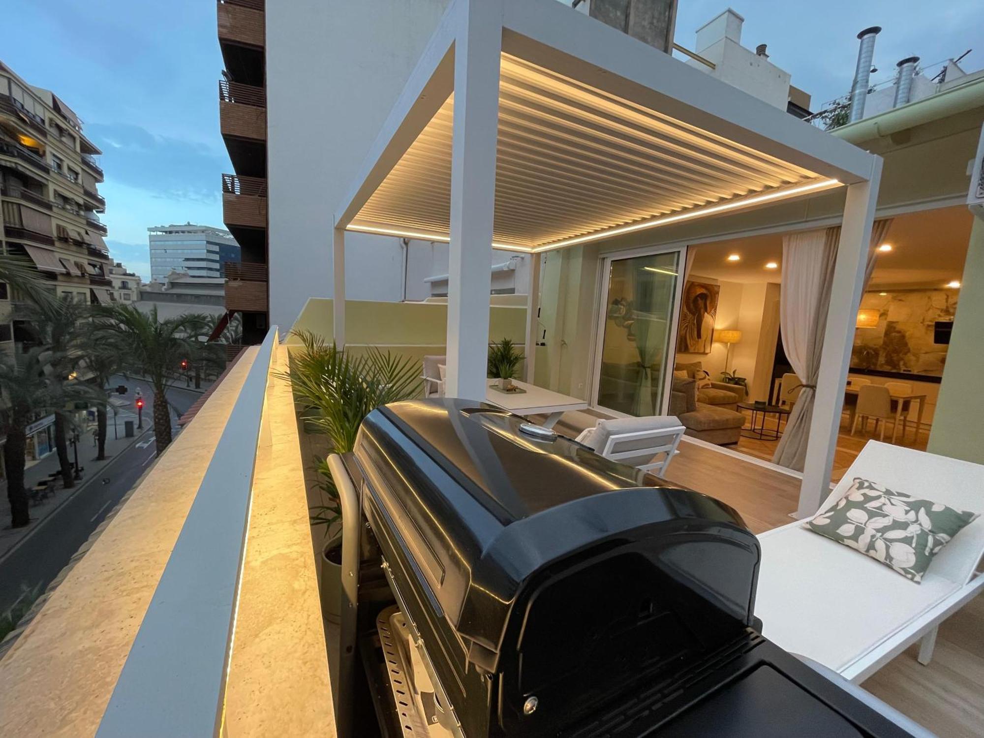 Gran Atico Con Terraza En El Centro De Alicante Exterior foto