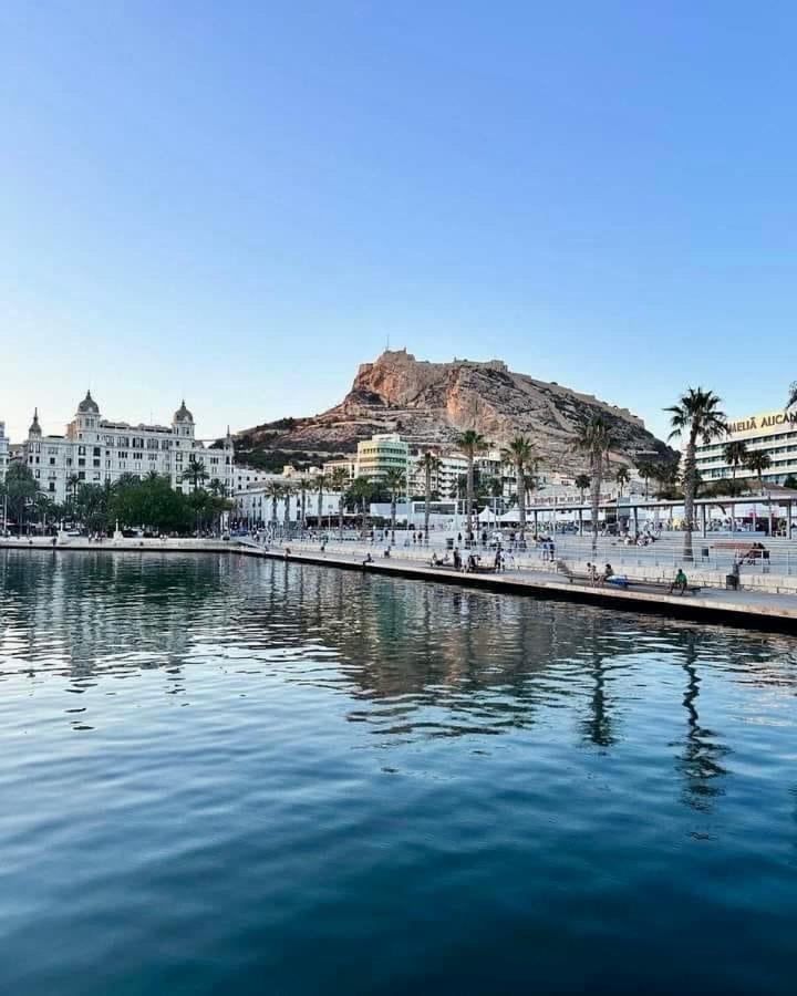 Gran Atico Con Terraza En El Centro De Alicante Exterior foto