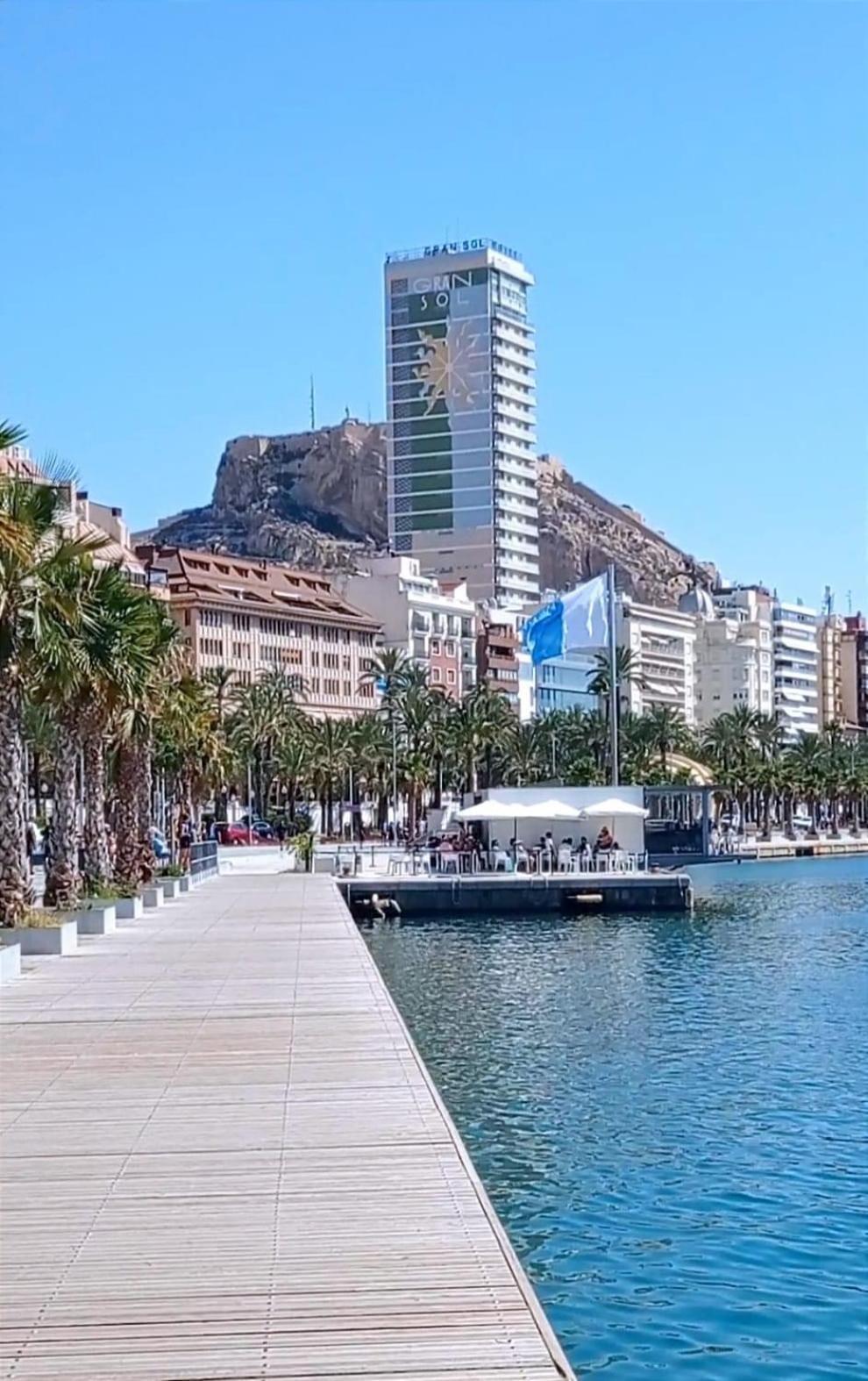 Gran Atico Con Terraza En El Centro De Alicante Exterior foto