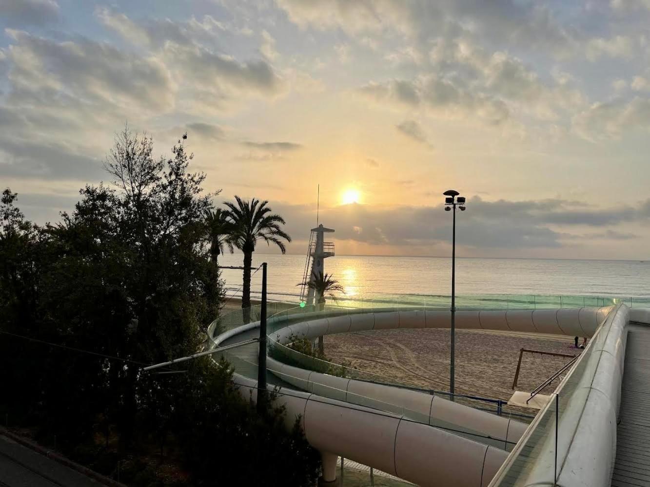 Gran Atico Con Terraza En El Centro De Alicante Exterior foto